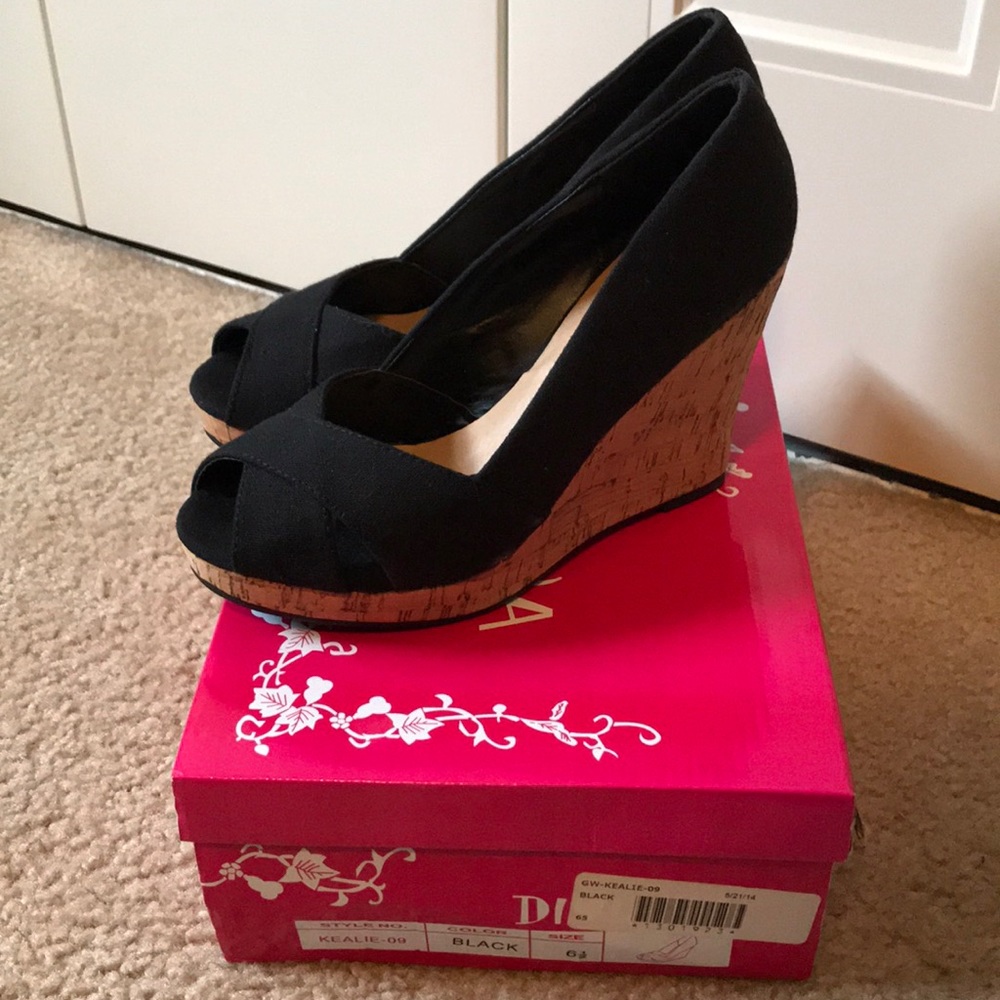 Diviana Wedge Heels